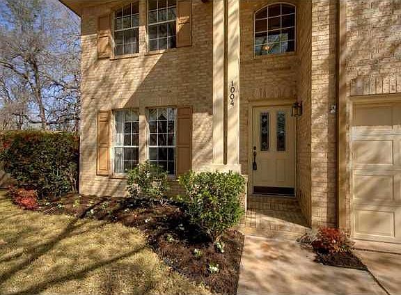 3rd image of 1004 Redbird Dr
