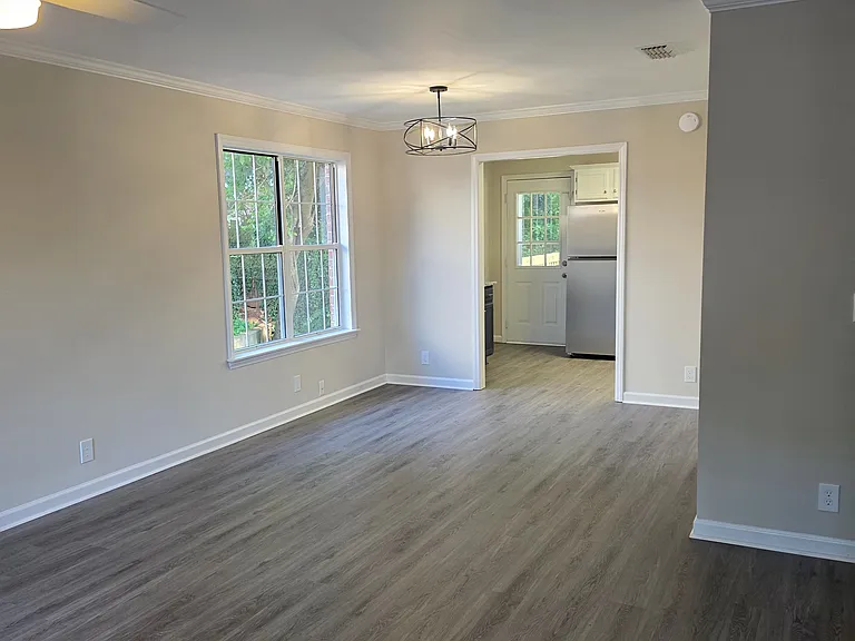 604 Messick Ct — Photo 6