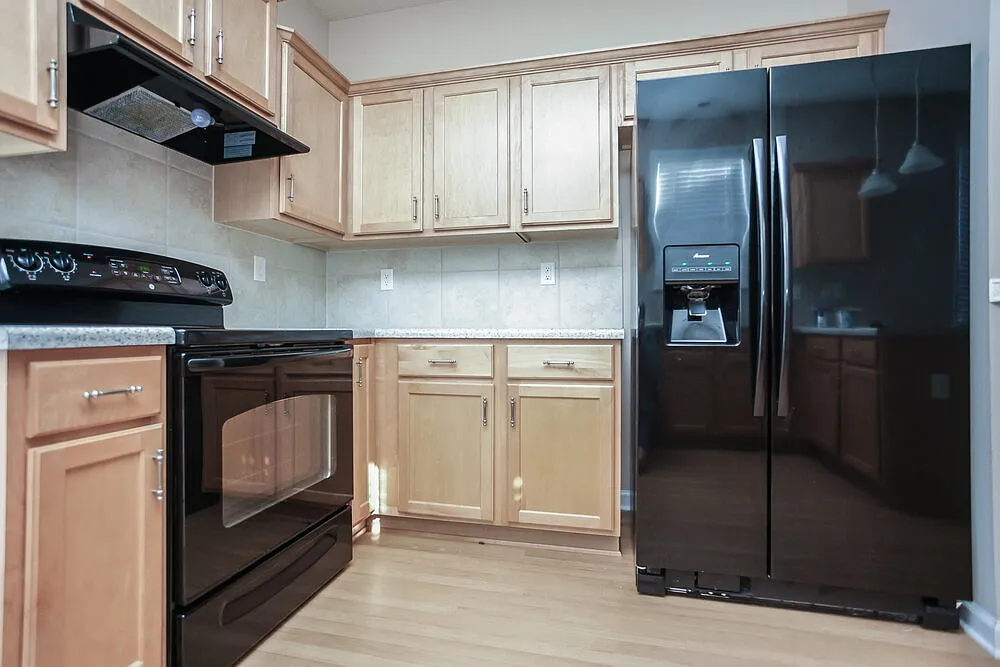 3 bed, 2.0 bath, 1796 sqft, $2,800 — Photo 4