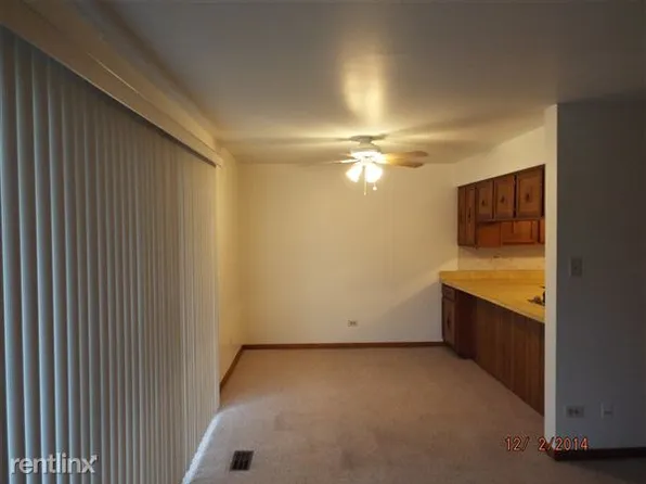 713 E 194th St, Glenwood, IL 60425