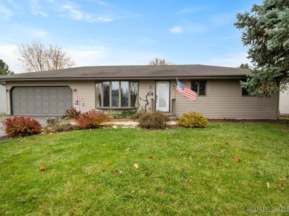 155 W Fuller Dr, Waterman, IL 60556