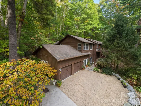 105 Southern Run Rd, Zirconia, NC 28790