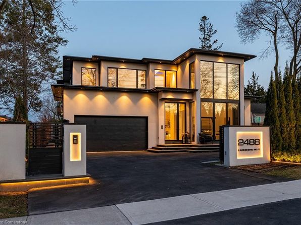 2488 Lakeshore Rd E, Oakville, ON L6J 6G2