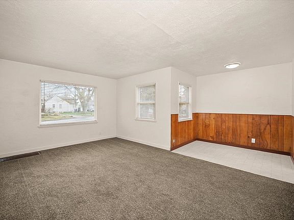 5th image of 10124 N Whittier St