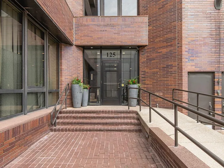 125 N 4th St #306 — Photo 22
