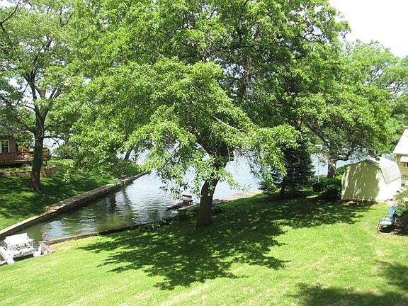 5th image of 20 Lake Warren Dr