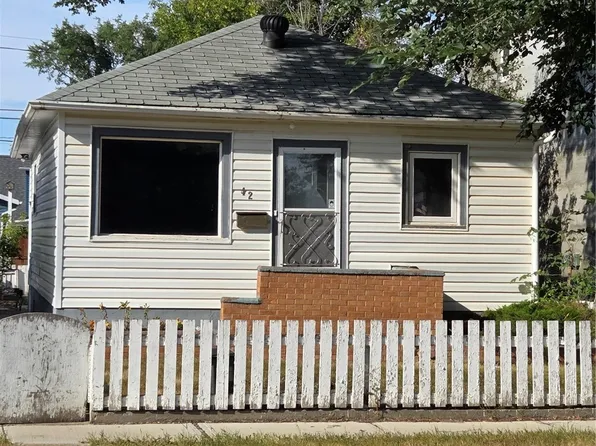42 Elsom Street, Moose Jaw, SK S6H 4V1