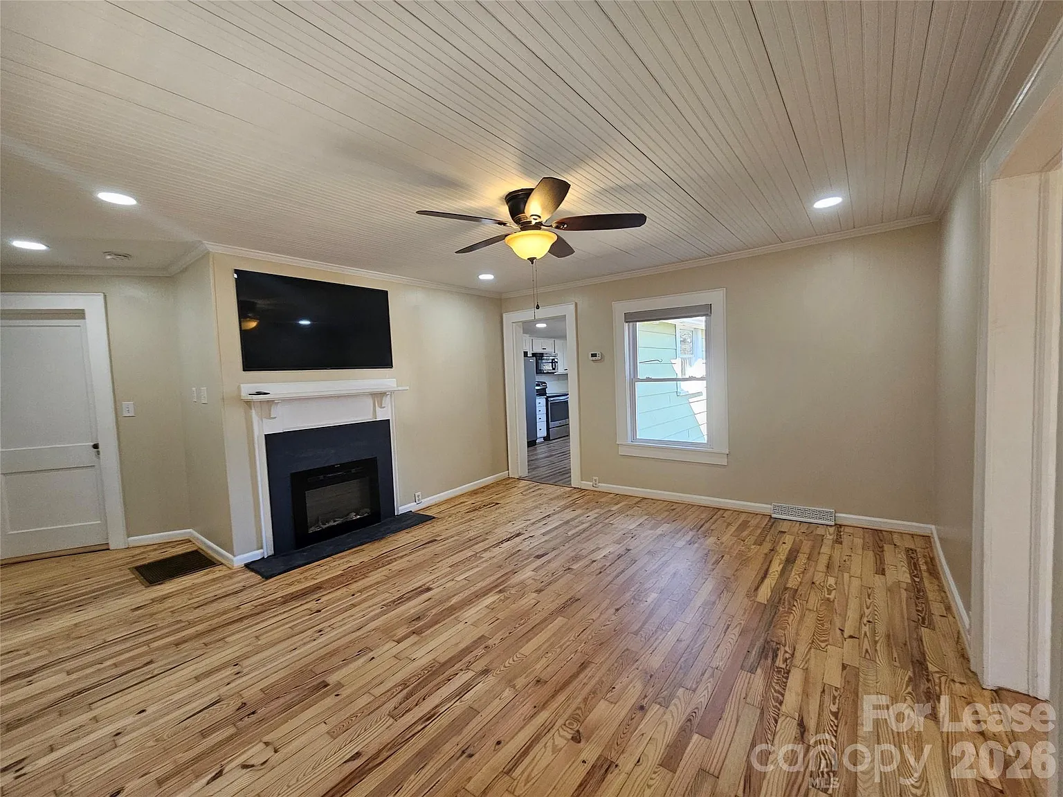 2 bed, 2.0 bath, 1029 sqft, $1,300 — Photo 3