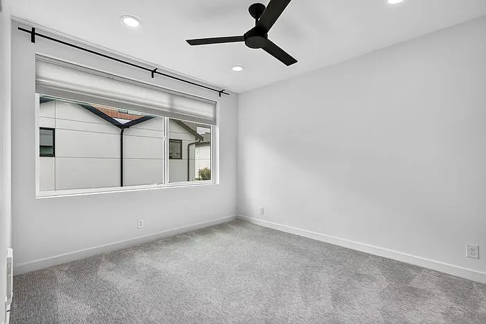 3819 S Cloverdale St — Photo 27