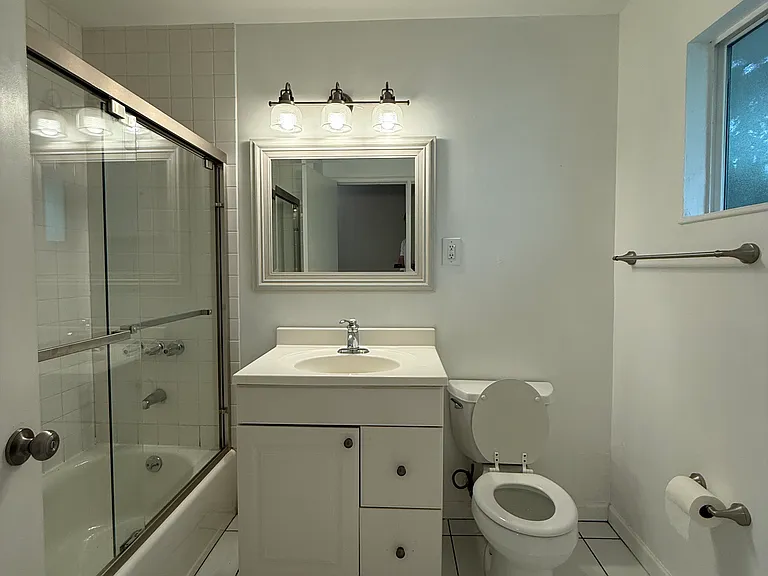 1 Shelley Dr #F — Photo 10