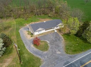 585 Blue Mountain Dr, Walnutport, PA 18088