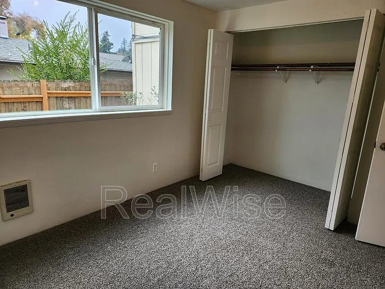104 NW Mercy Hills Dr — Photo 23