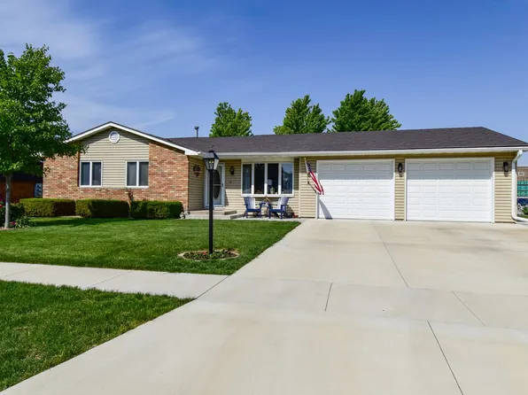 907 N Illini Ave, Pontiac, IL 61764
