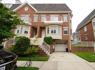 340 Soundview Ln, Flushing, NY 11356