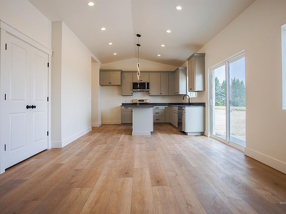 5th image of 1514 Parker Dr