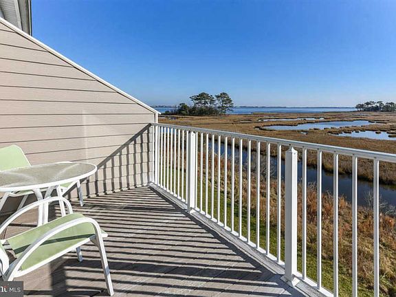 5th image of 38314 Beachview Ct APT 1077