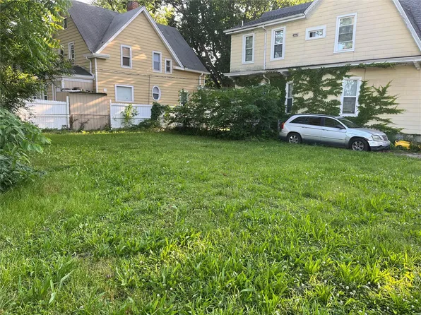 104 E Allen St, Springfield, IL 62704