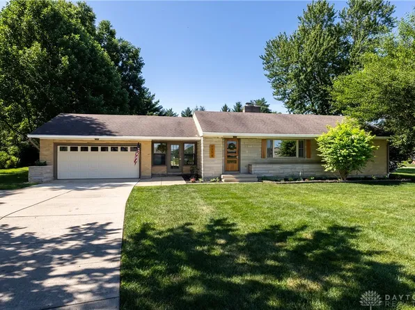 1390 Michaels Rd, Tipp City, OH 45371