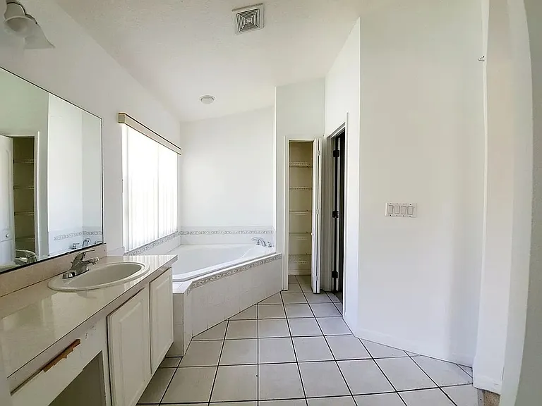 2953 Marbella Dr — Photo 18