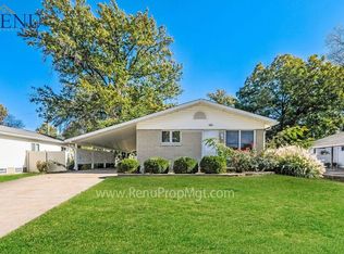 420 S Saint Charles St, Florissant, MO 63031
