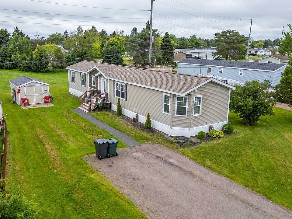 1st image of 8 Lorne Cres