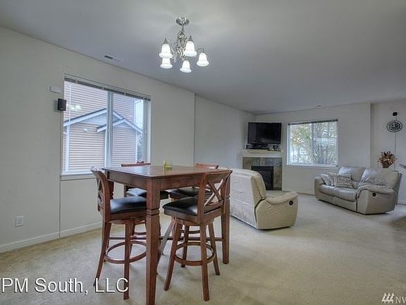 5th image of 1325 52nd St NE #1201
