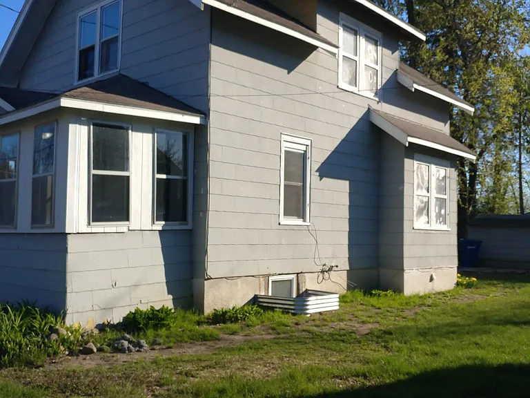 122 5th Ave SE — Photo 16