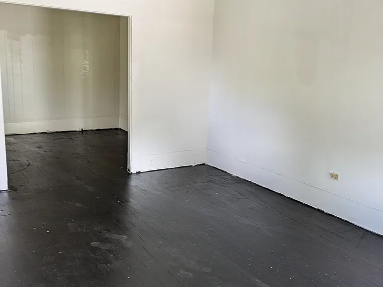 215 Avondale Ave — Photo 6