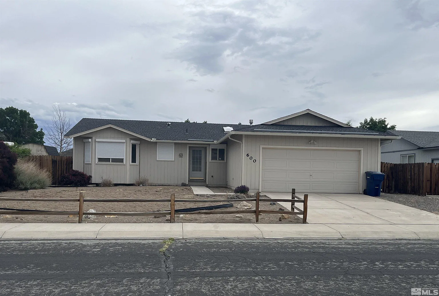 600 Shadow Ln photo 1