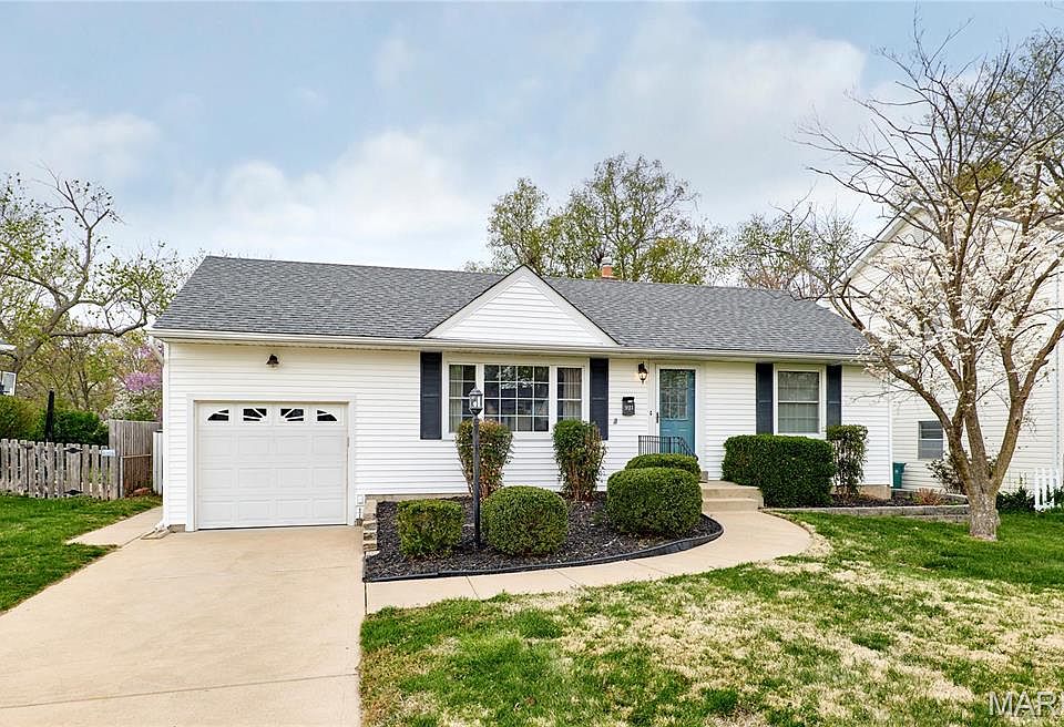 1st image of 921 Bluebonnet Ct
