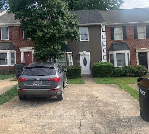 3rd image of 2934 Governors Ct