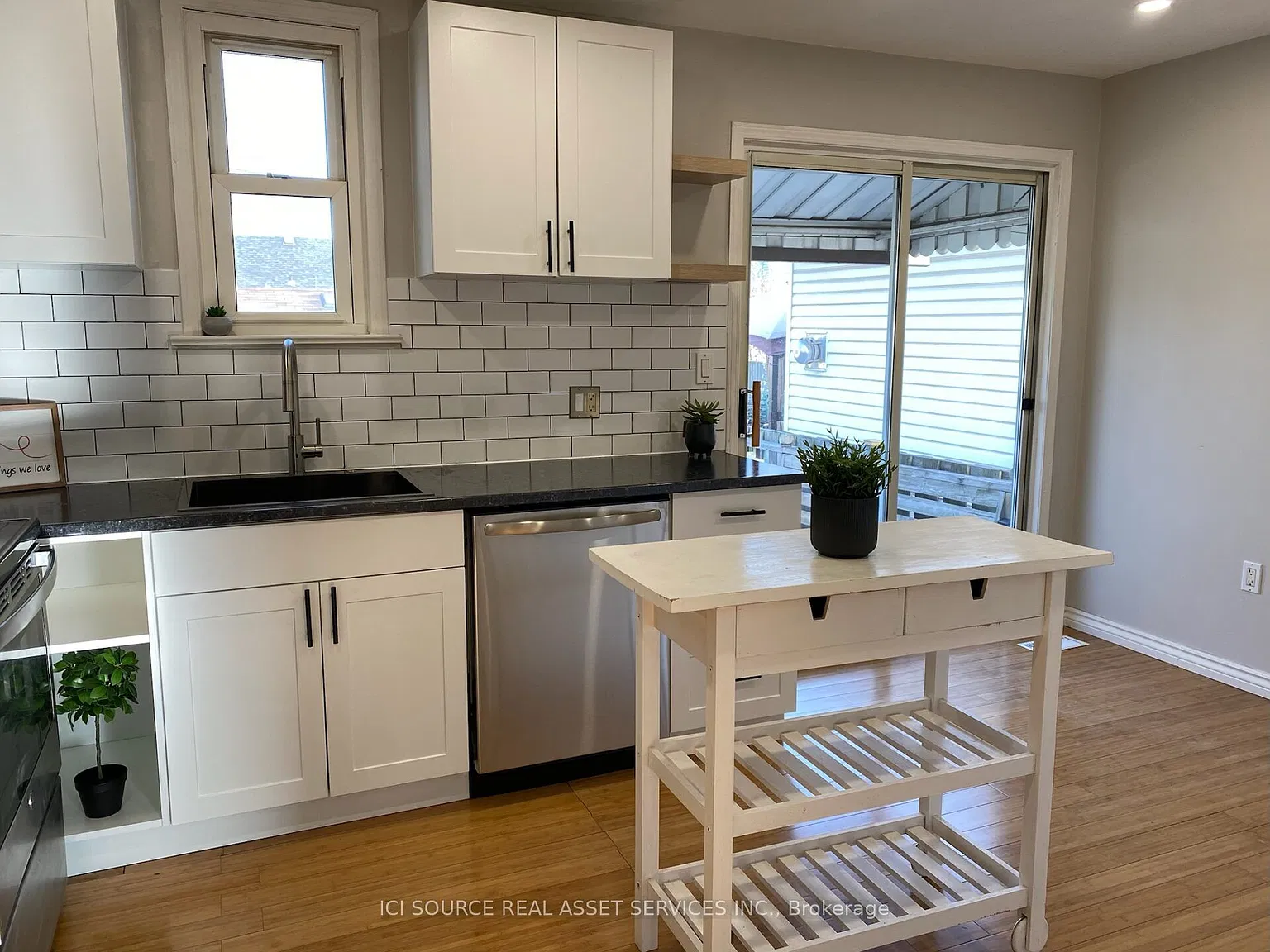 2 bed, $2,300 — Photo 4