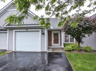 16 Amberwood Pl, Rochester, NY 14626