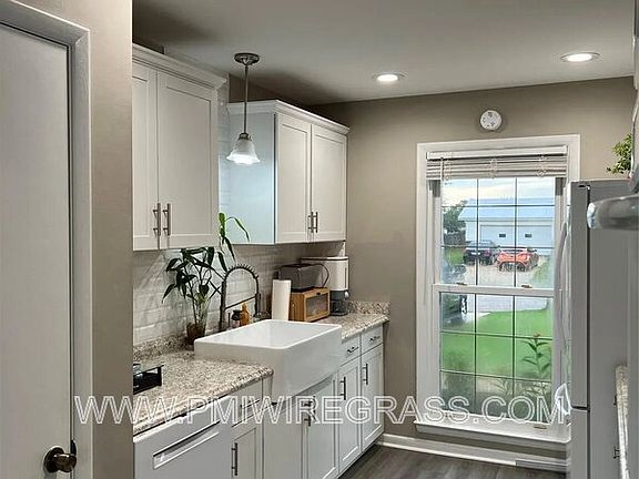 4th image of 607 Melbourne Dr #3