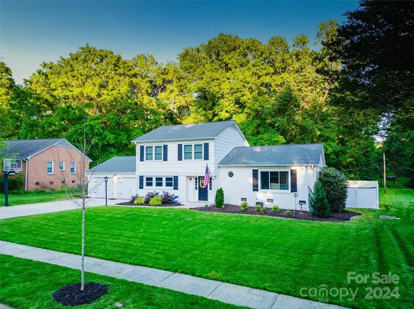 6273 Wheeler Dr, Charlotte, NC 28211