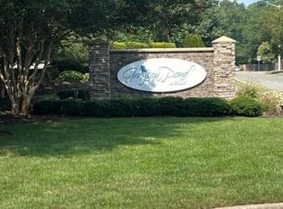 5528 Frog Pond Ln, Virginia Beach, VA 23455