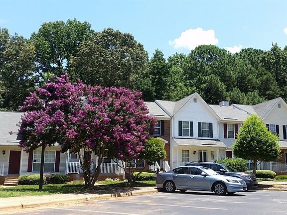3rd image of 6464 Windsor Gate Ln