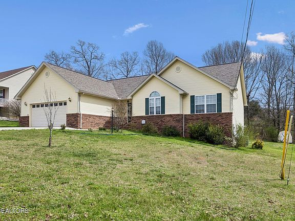 4th image of 124 Huntington Ln