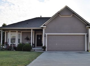 562 S Pine St, Gardner, KS 66030