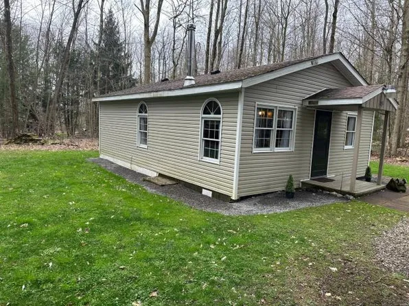 115 Savage Ln, Cherry Grove, PA 16313