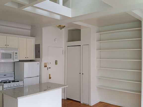 5th image of 289 W 12th St APT 10