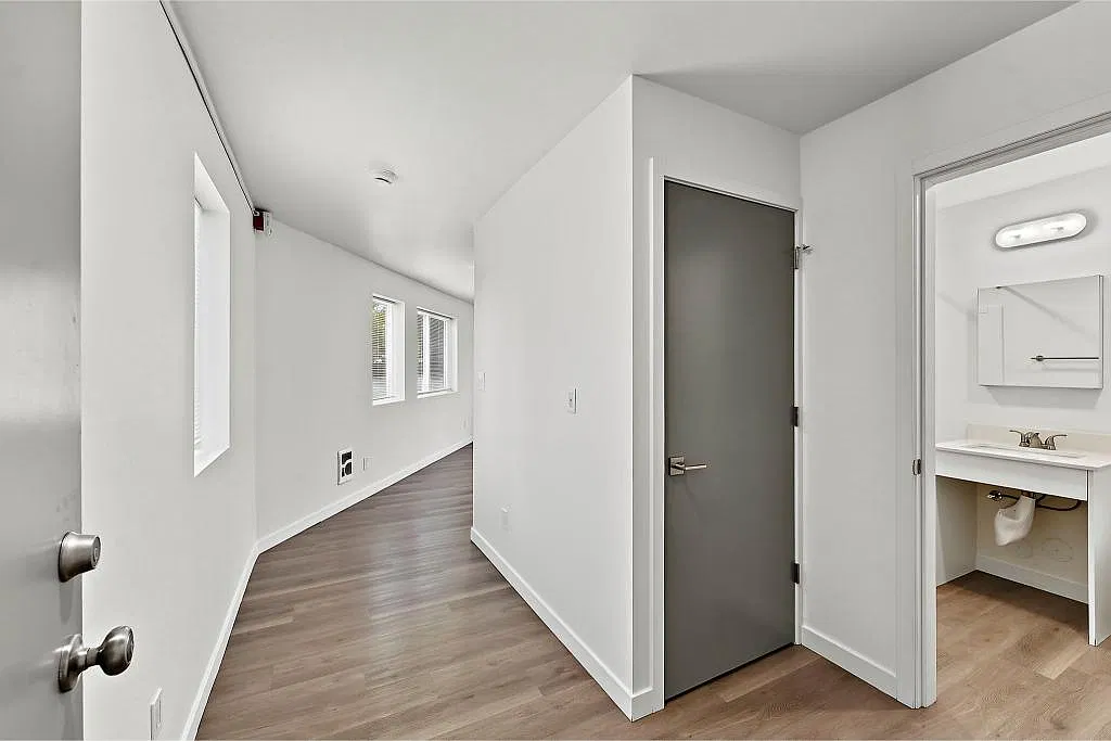 Studio, 431 sqft, $1,100 — Photo 3