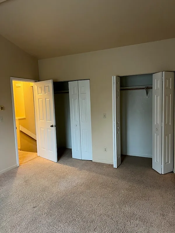 Large 3 bedroom/2 bath duplex — Photo 4