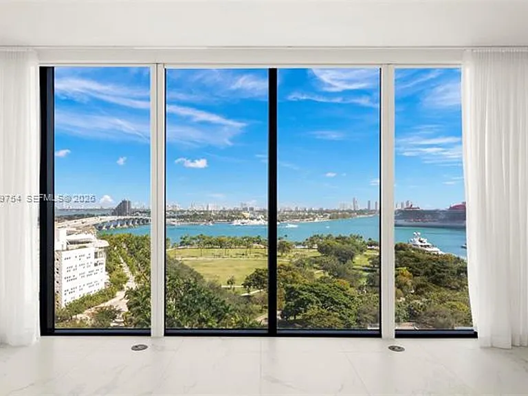 1000 Biscayne Blvd #1201 — Photo 5