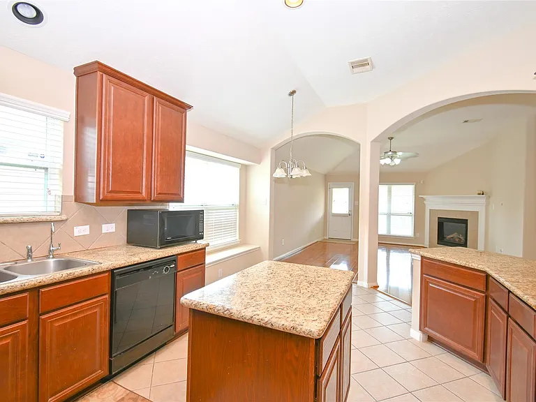 3507 Lilac Ranch Dr — Photo 10