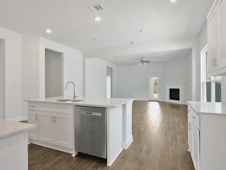 603 Parrino Pkwy — Photo 17
