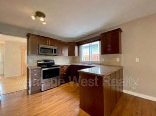 826A Lawson Ave, Kelowna, BC V1Y 6S8