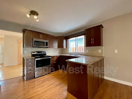 826A Lawson Ave Photo 1