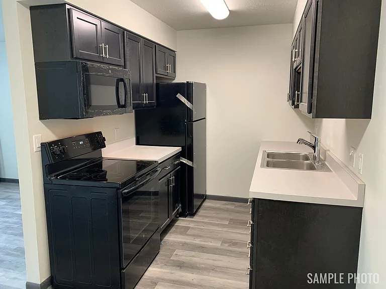 519 E North St — Photo 26