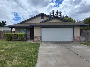 248 W Edison St, Manteca, CA 95336